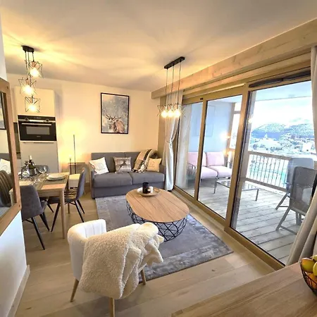 Phoenix C By Leavetown Vacations