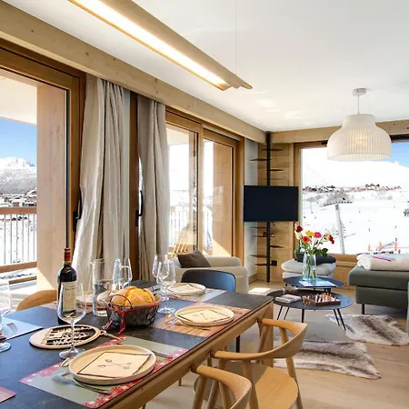 Phoenix C By Leavetown Vacations