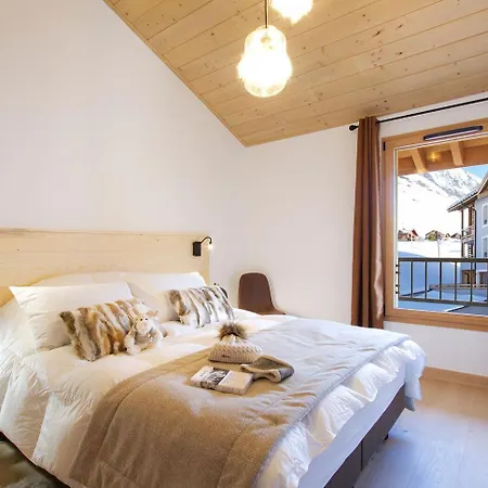 Phoenix C By Leavetown Vacations