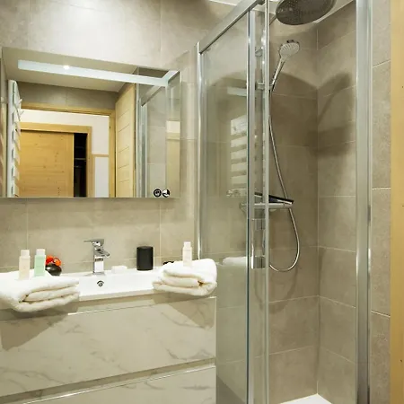 Phoenix C By Leavetown Vacations *