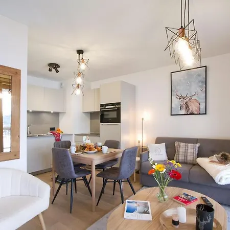 Phoenix C By Leavetown Vacations *