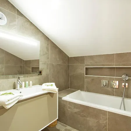 Resort Phoenix C By Leavetown Vacations *